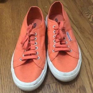Superga Salmon colored sneaker